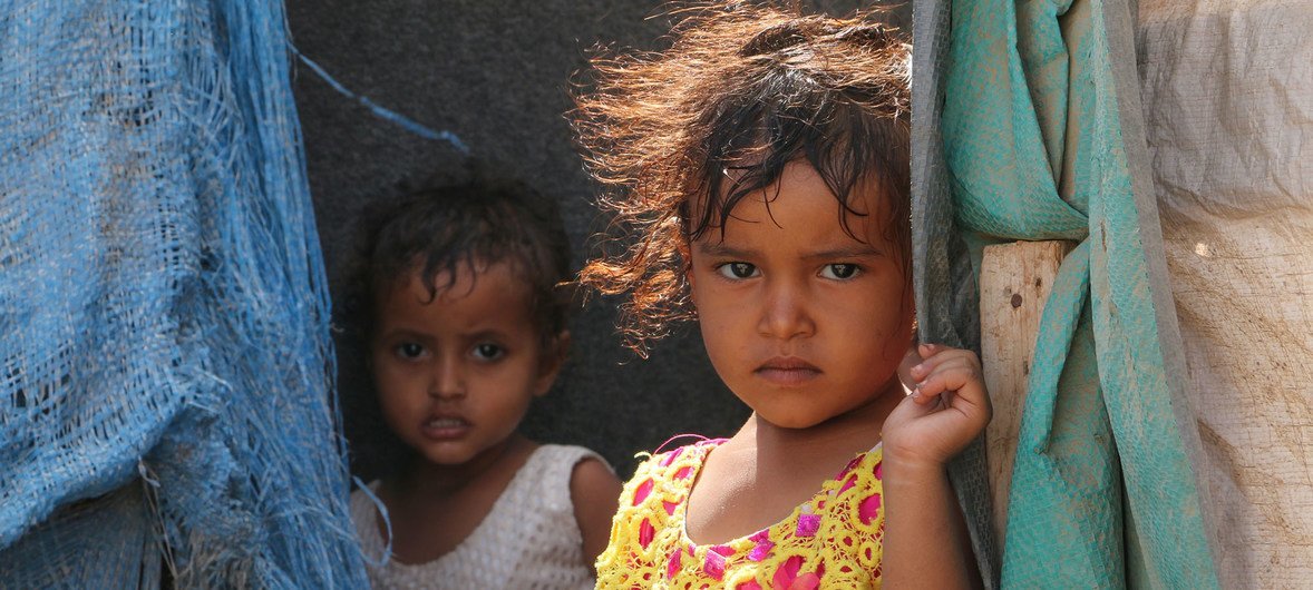 也门南部港口城市亚丁，因冲突而流离失所的儿童。